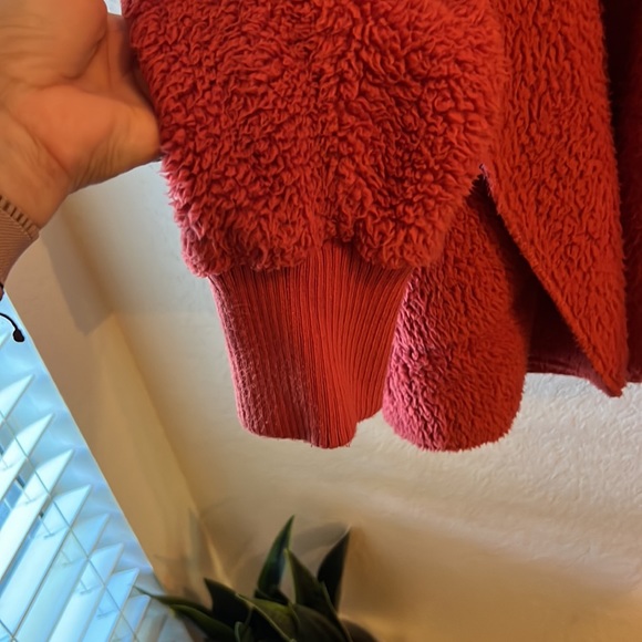 Soft comfy sweater! - Picture 5 of 6